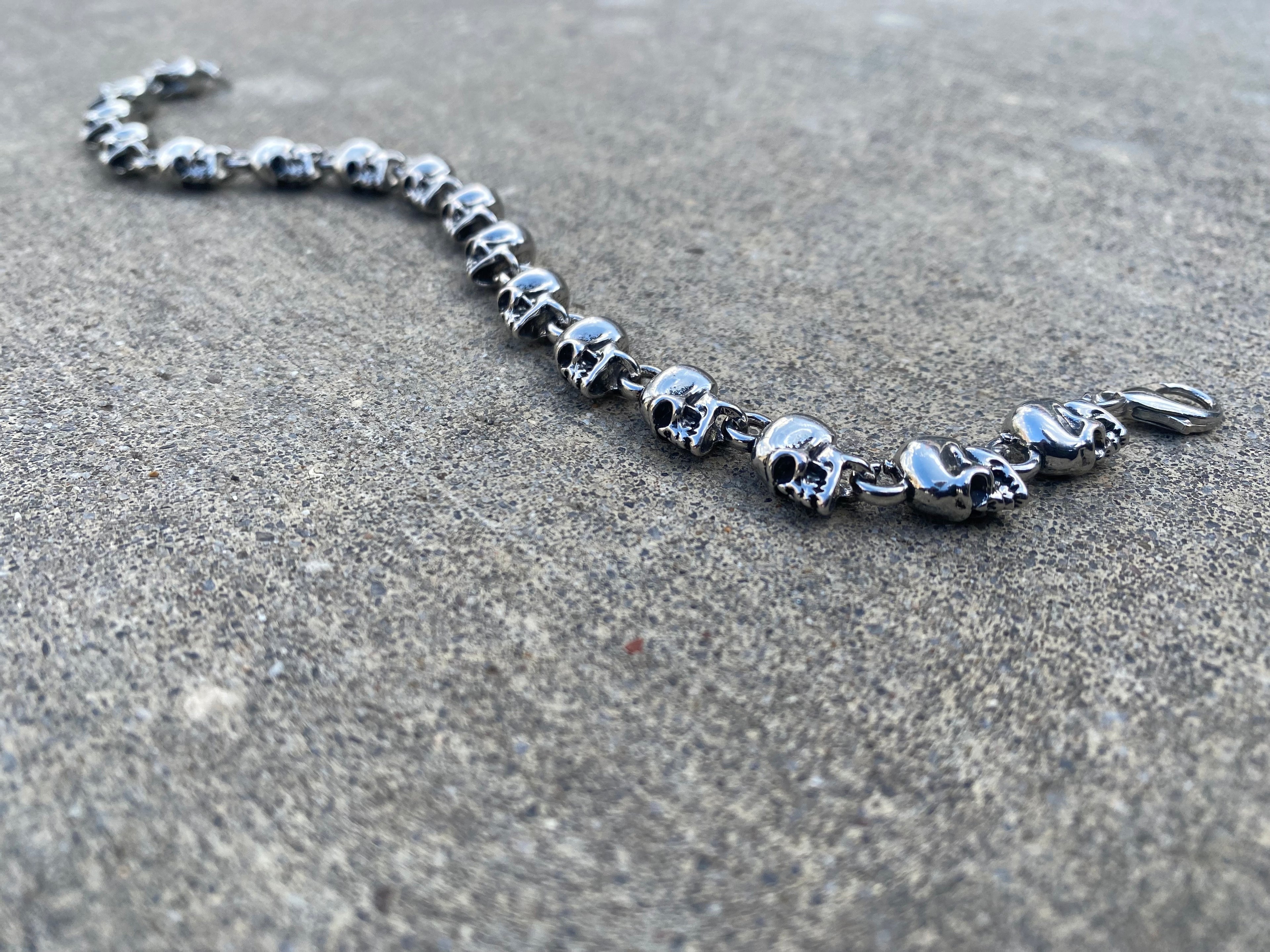 DINERO XXI ADJUSTABLE SKULL LINK BRACELET💱💫